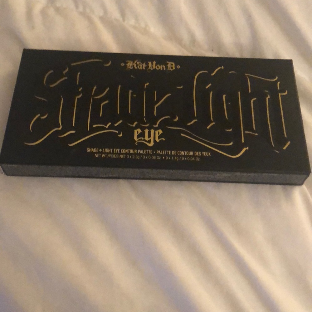 Kat Von D shade plus light eye contour palette